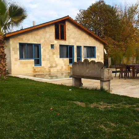 Villa Kirkpinar Somine&barbeku , Havuzlu *